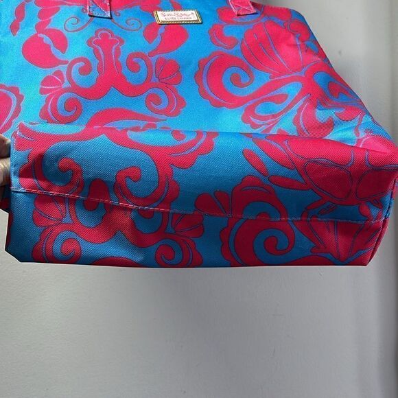 Lilly Pulitzer for Este Lauder Pool/Beach Tote! - Picture 3 of 5